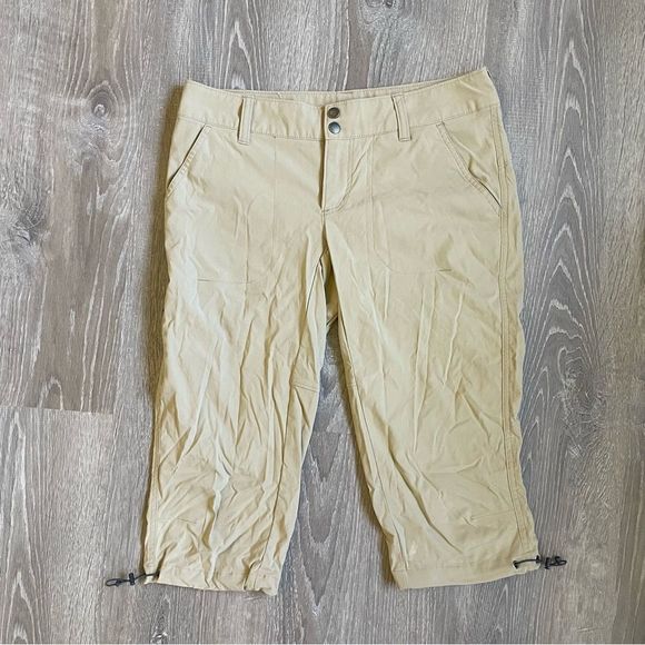 Columbia Capri Hiking Pants - Picture 2 of 3